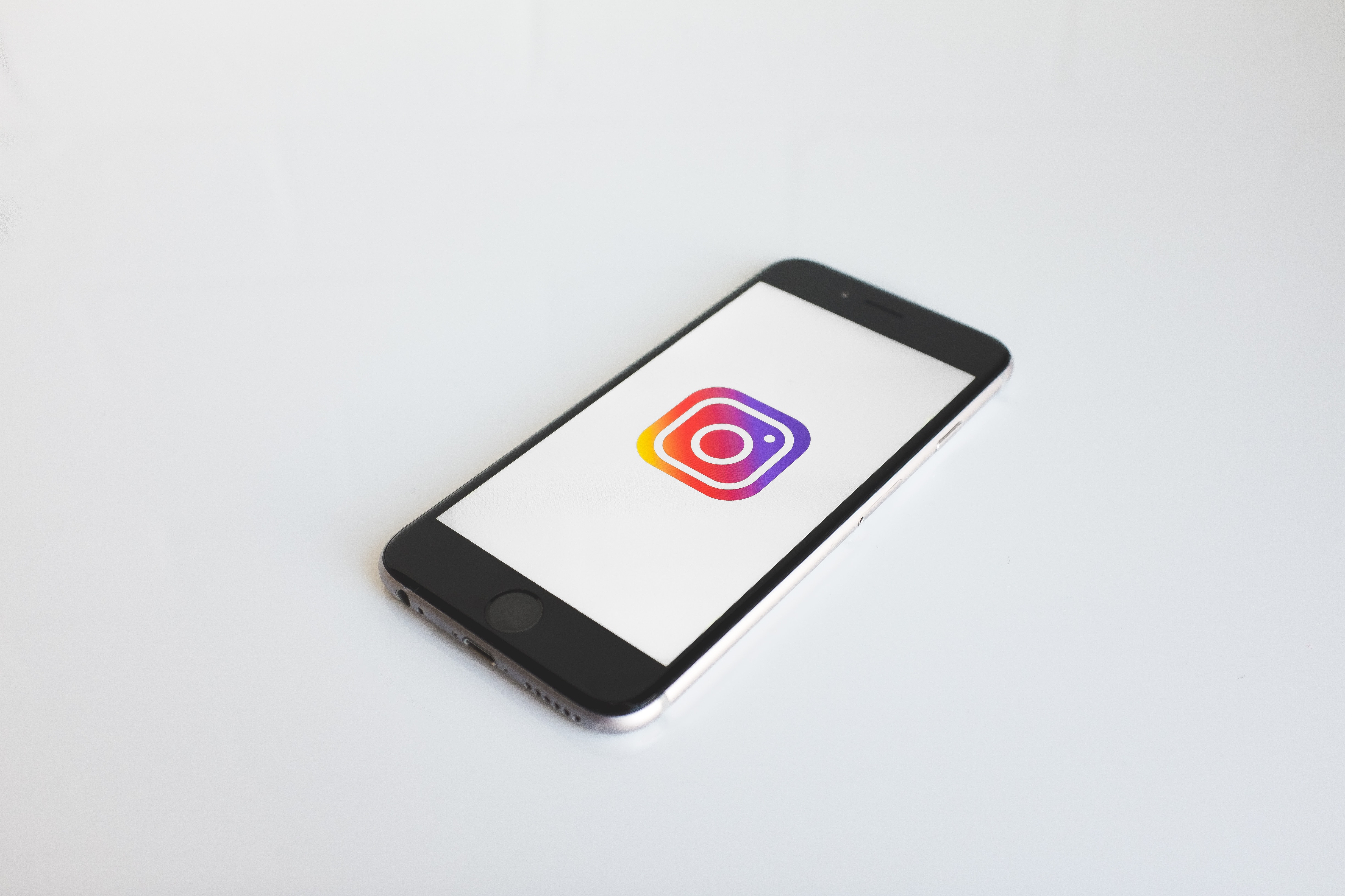 phone-showing-social-media-app-instagram-for-expanding-geographic-market