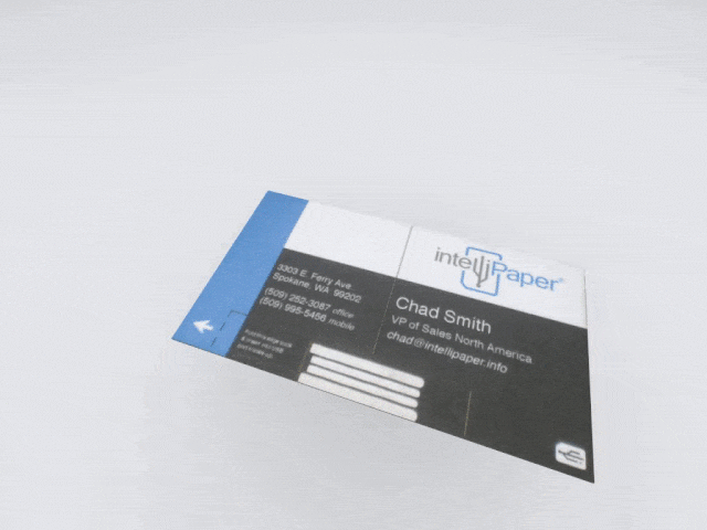 gif-showing-interactive-business-card-with-usb-feature