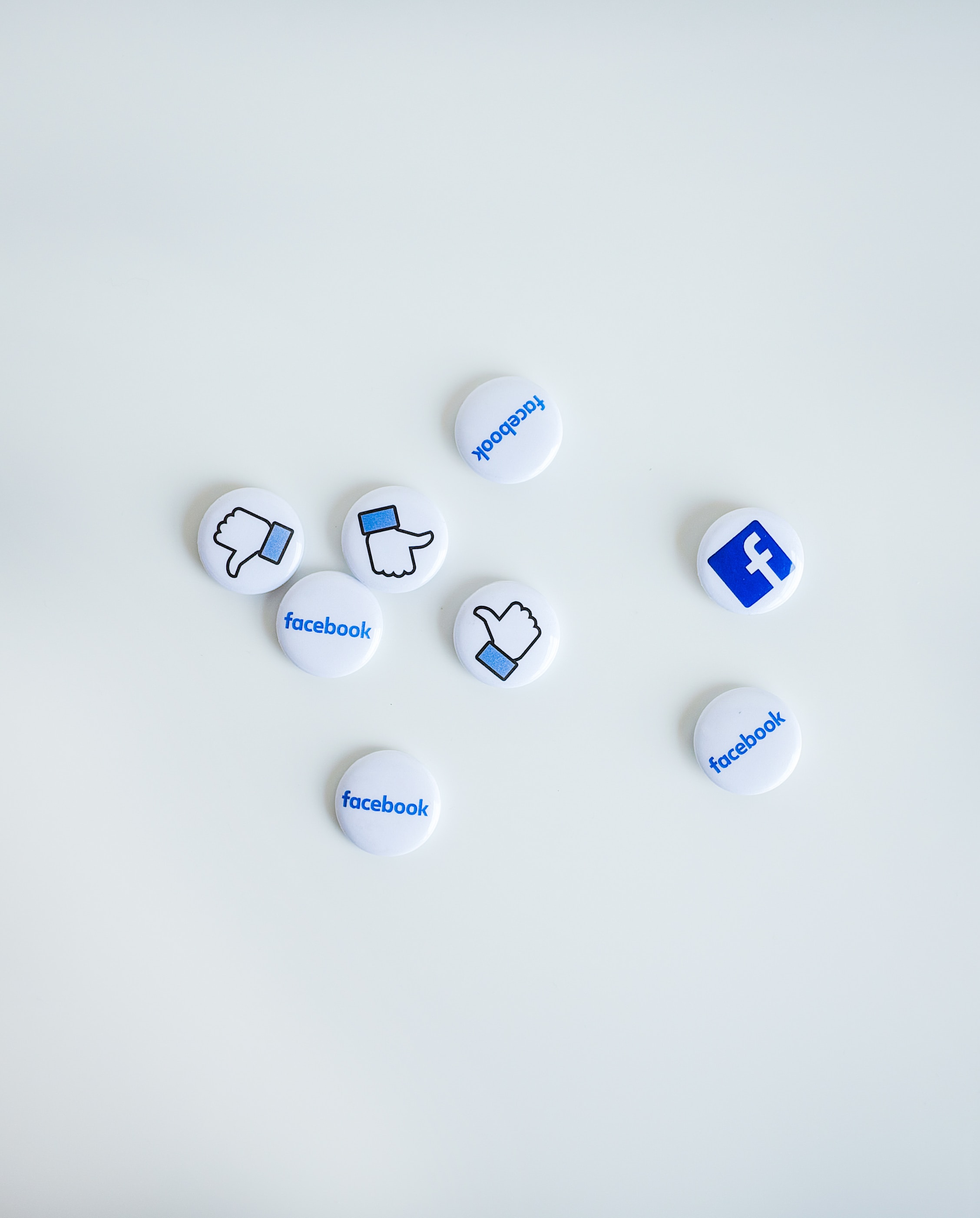 buttons-badges-showing-likes-thumbs-up-facebook-logo